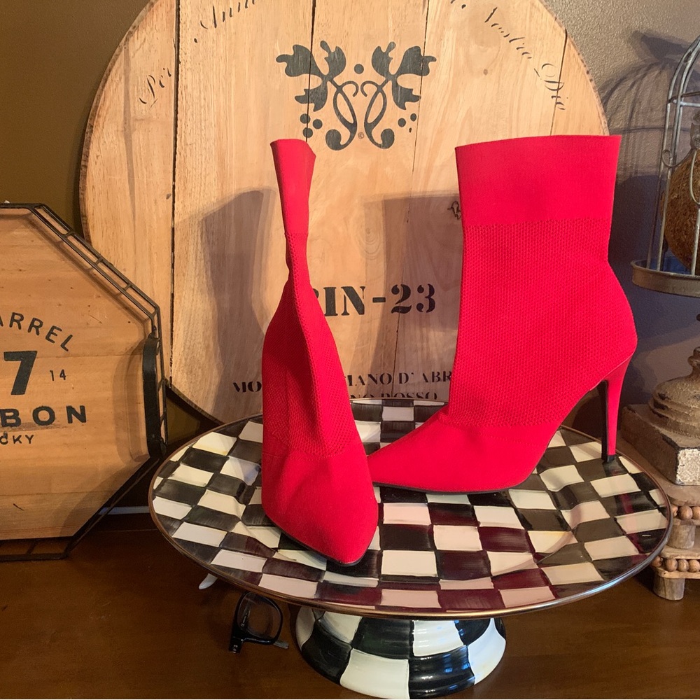 Wowza red boots!